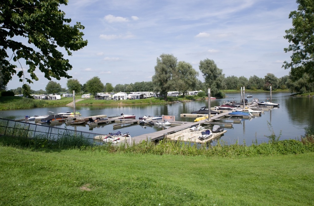 4-persoons-vrijstaand-chalet-op-park-aan-de-ijssel