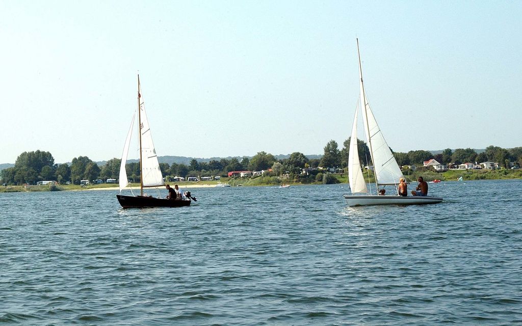 heerlijke-chalets-voor-gezinnen-op-recreatiepark-de-rhederlaagse-meren-in-lathum