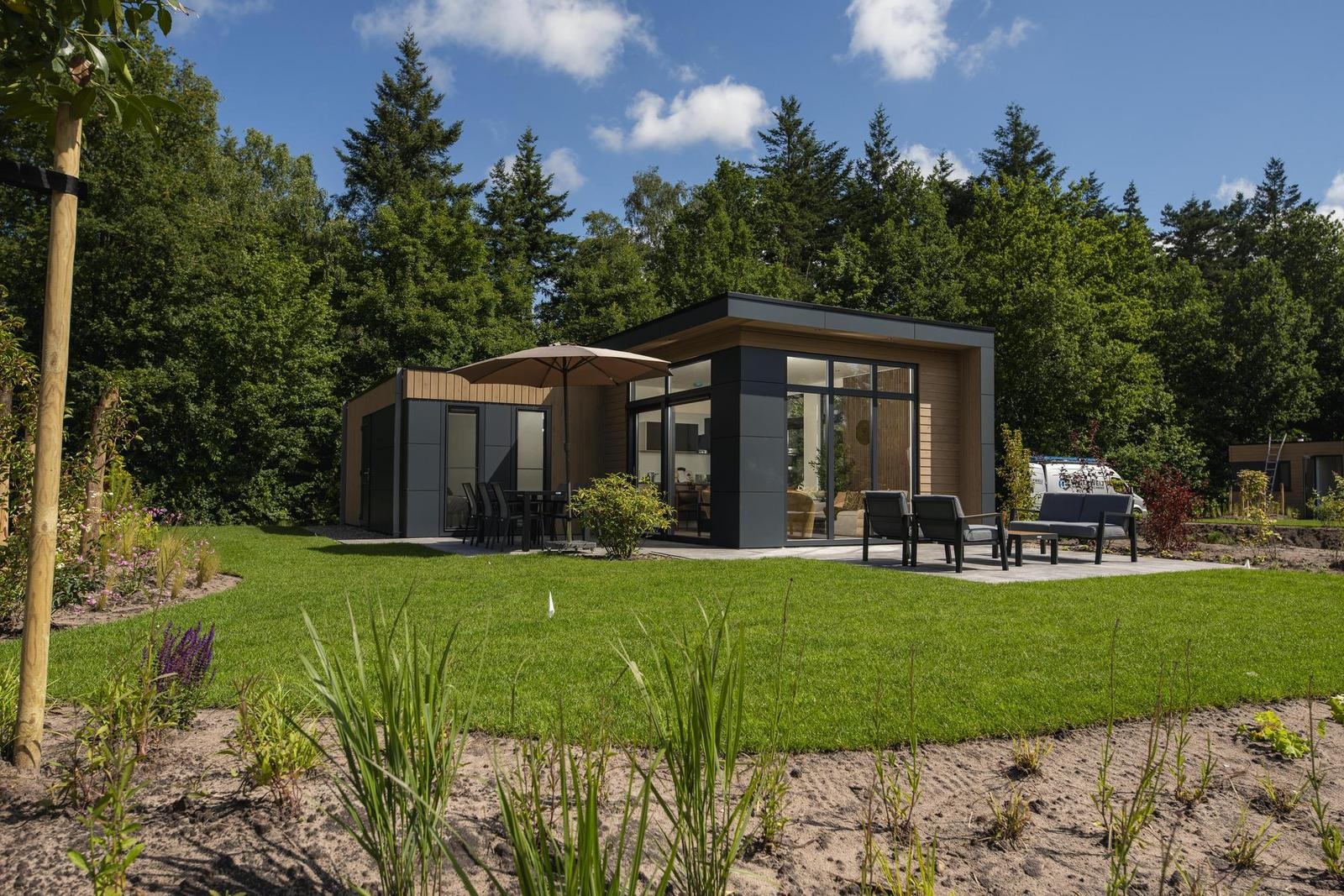 essenburgh-met-hottub-6-personen