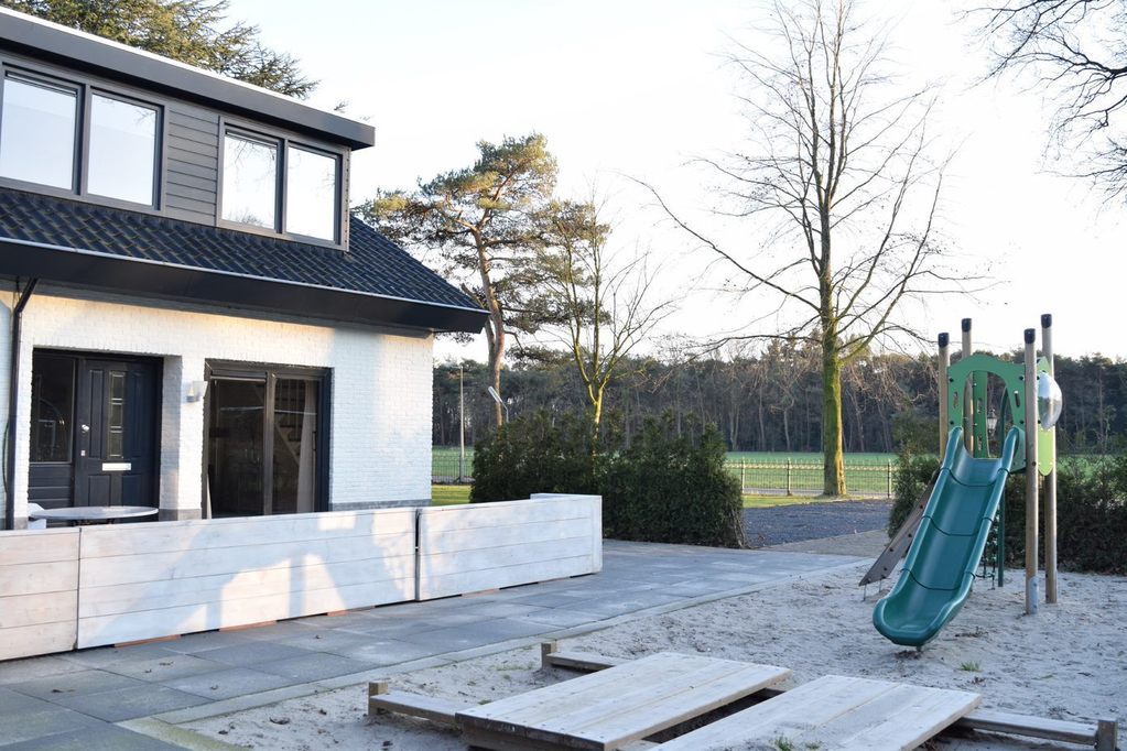 Schitterende 24-persoons Villa op de Veluwe in Voorthuizen in Voorthuizen - Veluwe, Nederland foto 8866358