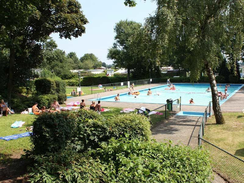 heerlijk-chalet-voor-maximaal-6-personen-op-park-rhederlaagse-meren