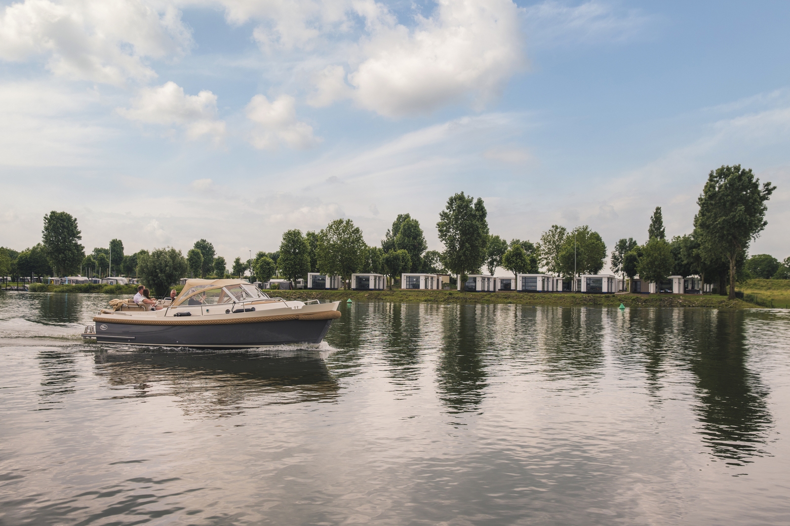 villa-voor-2-personen-aan-het-water-in-maurik