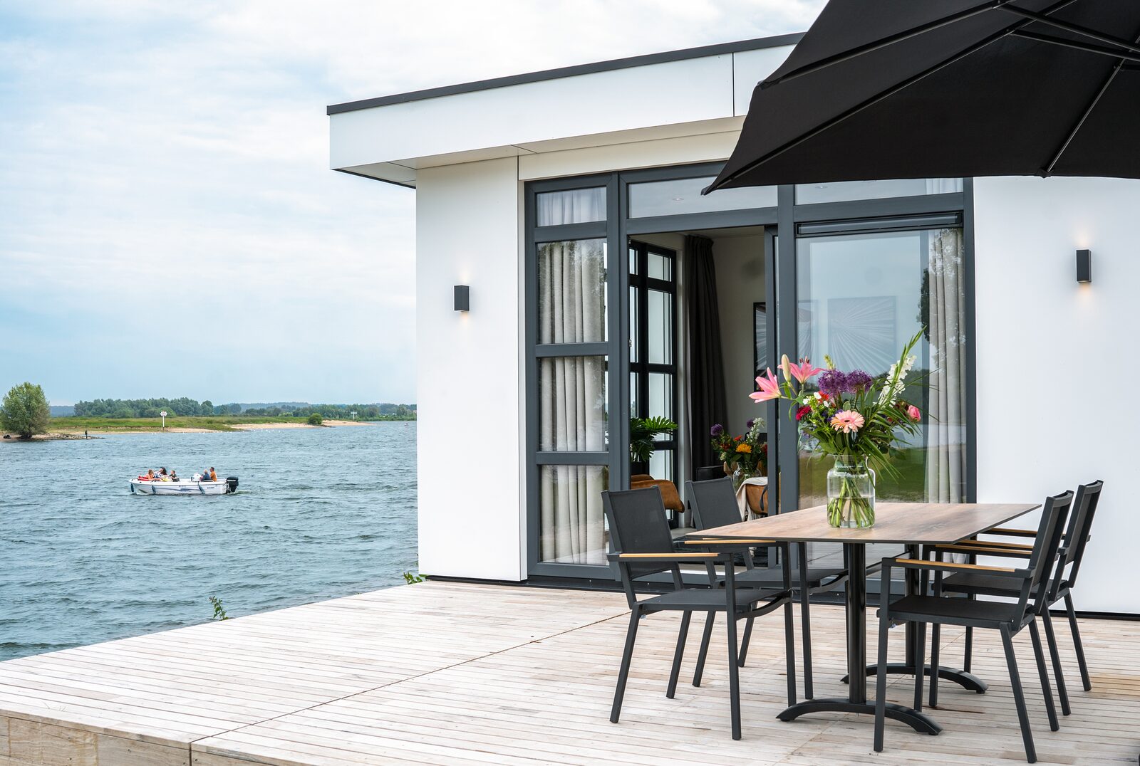 Villa voor 2 personen aan het water in Maurik