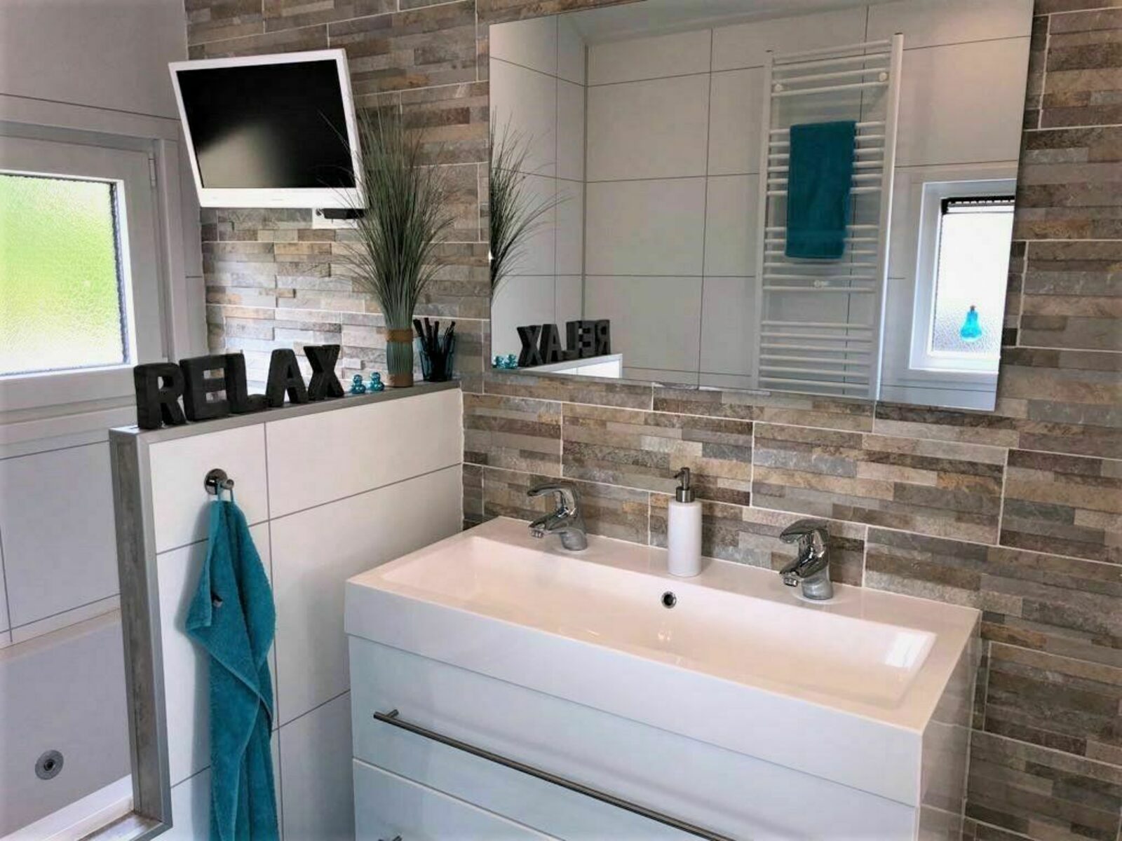 Luxe chalet type C voor 4 personen op park Rhederlaagse Meren Luxe chalet type C voor 4 personen op park Rhederlaagse Meren