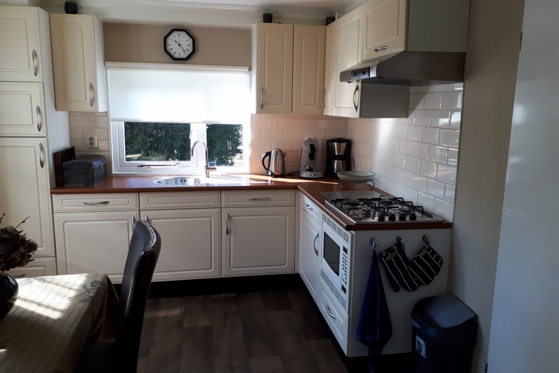 leuk-chalet-aan-de-bosrand-op-vakantiepark-in-uddel