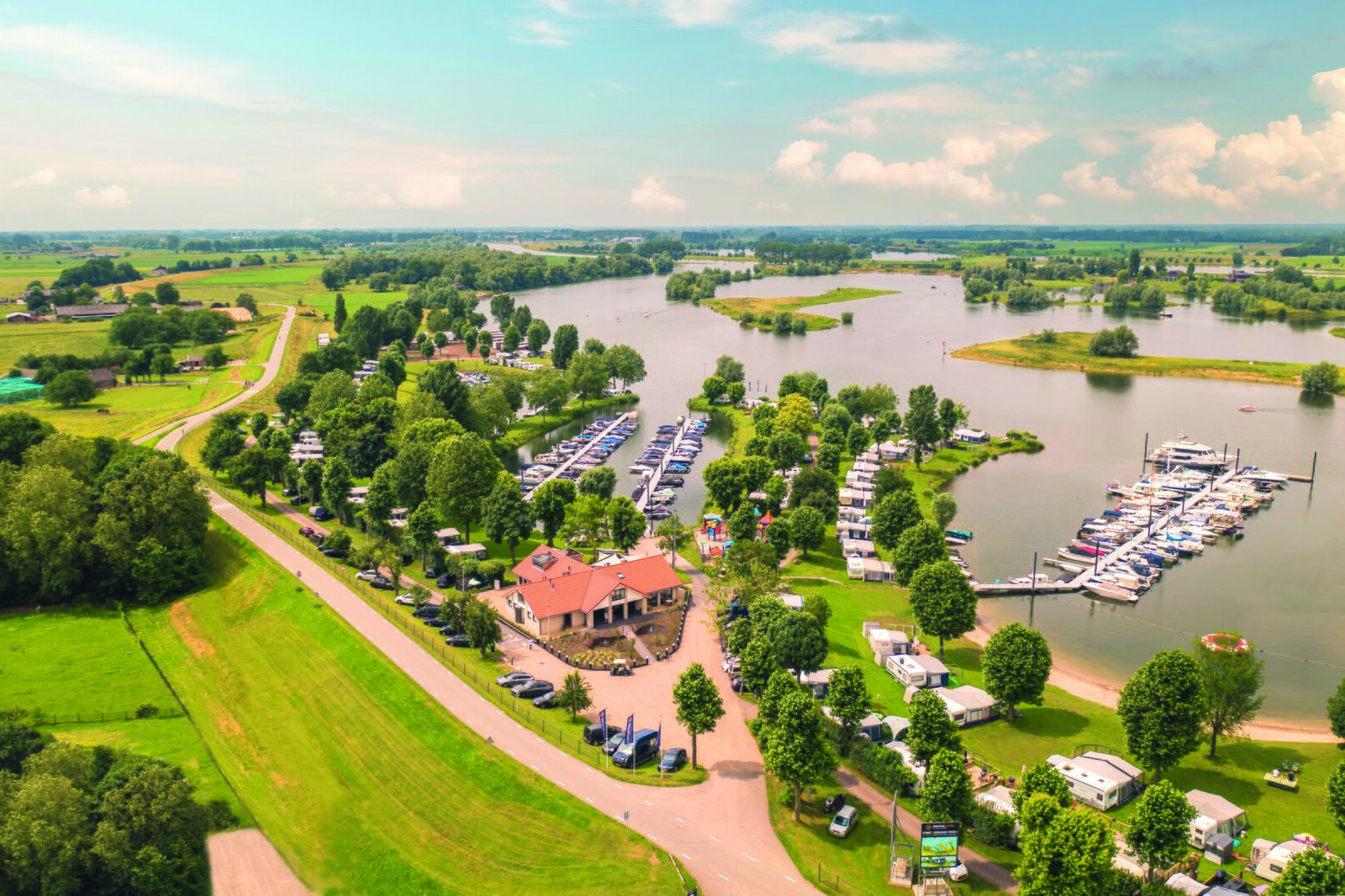 villa-maritiem-6-persoons-aan-het-water