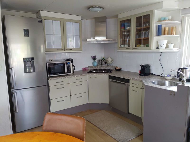 chalet-comfort-voor-4-personen-aan-het-water-op-park-aan-de-ijssel