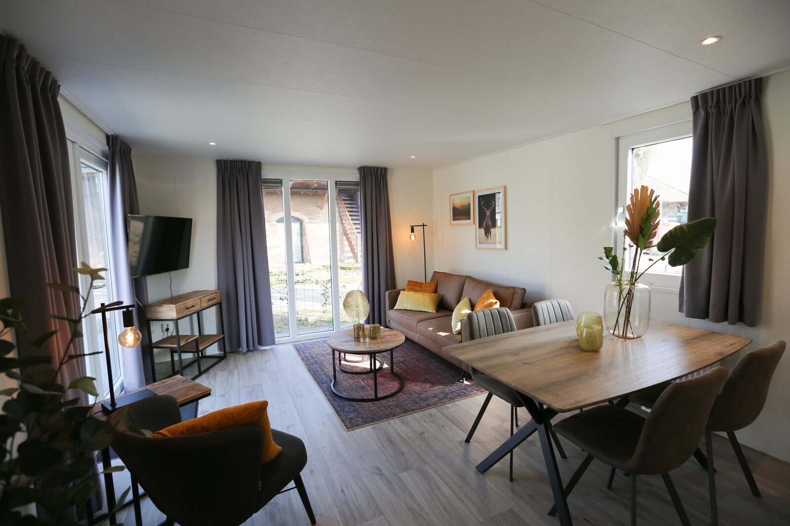 4-persoons-comfort-chalets-op-vakantiepark-de-scherpenhof-in-terwolde