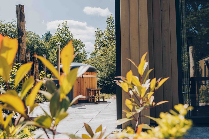 tiny-lodge-met-hottub-4-personen